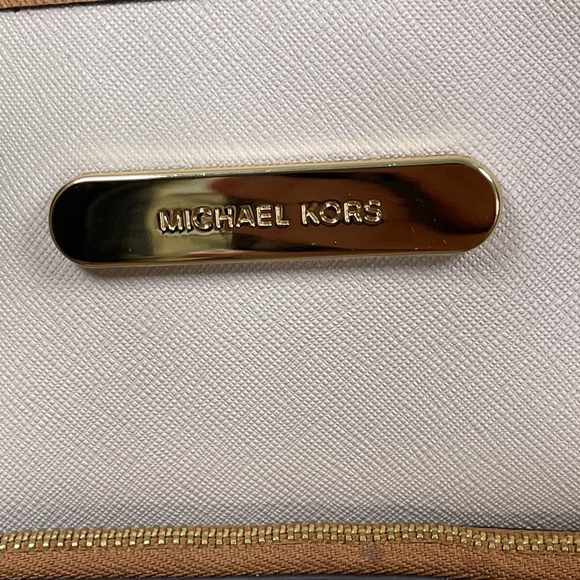 Michael Kors Brown Tote Bag With Zip Clutch Saige Reversible Shoulder Bag - Picture 9 of 16